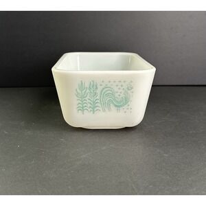 Vintage Pyrex 501 B - 1 1/2 Cup Amish Butterprint Refrigerator Dish No Lid